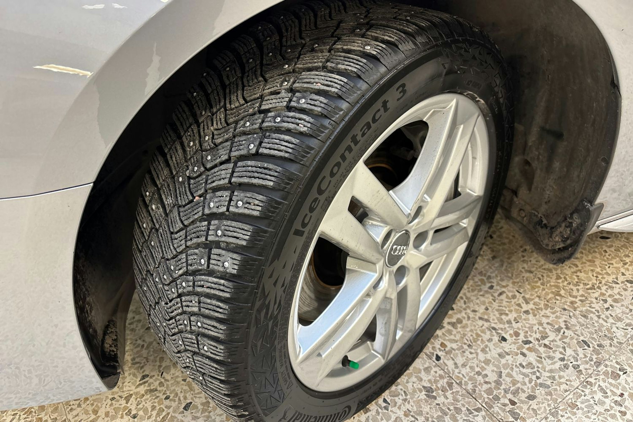 hopea Audi A4 2020 kuva 13.