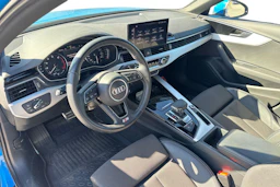 sininen Audi A4 2020 kuva 3.