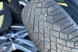 sininen Audi A4 2020 kuva 7.