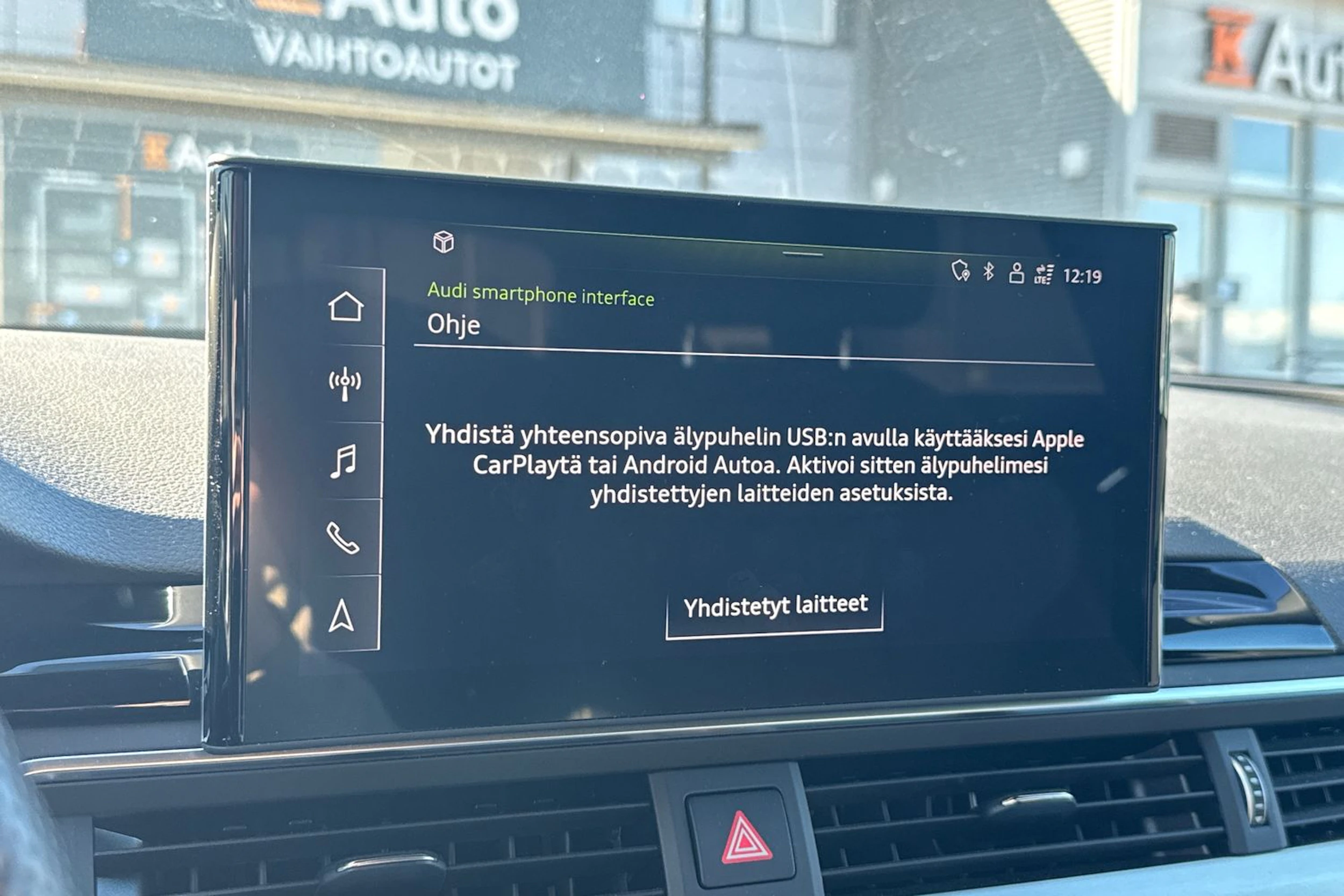 sininen Audi A4 2020 kuva 11.