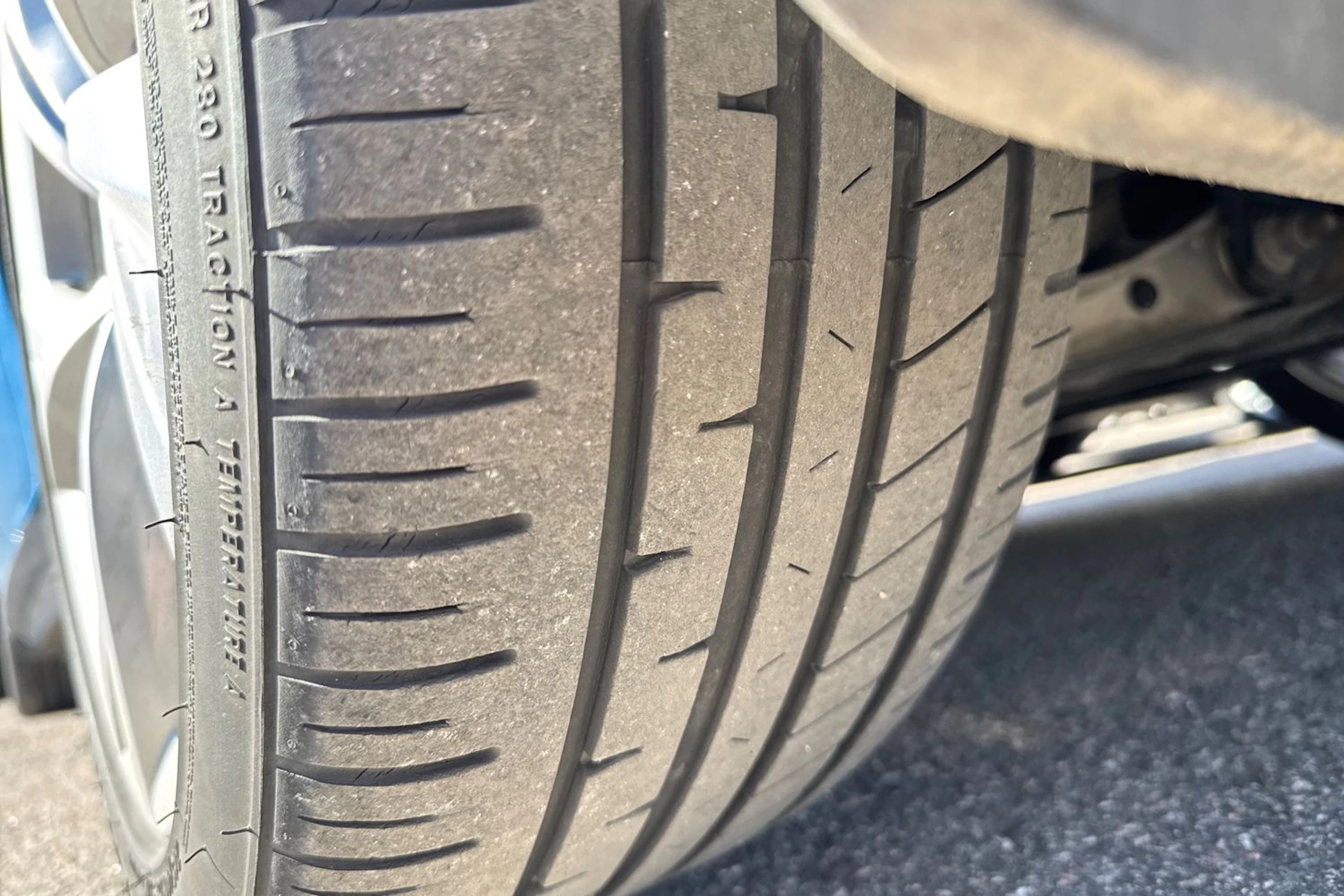 sininen Audi A4 2020 kuva 19.