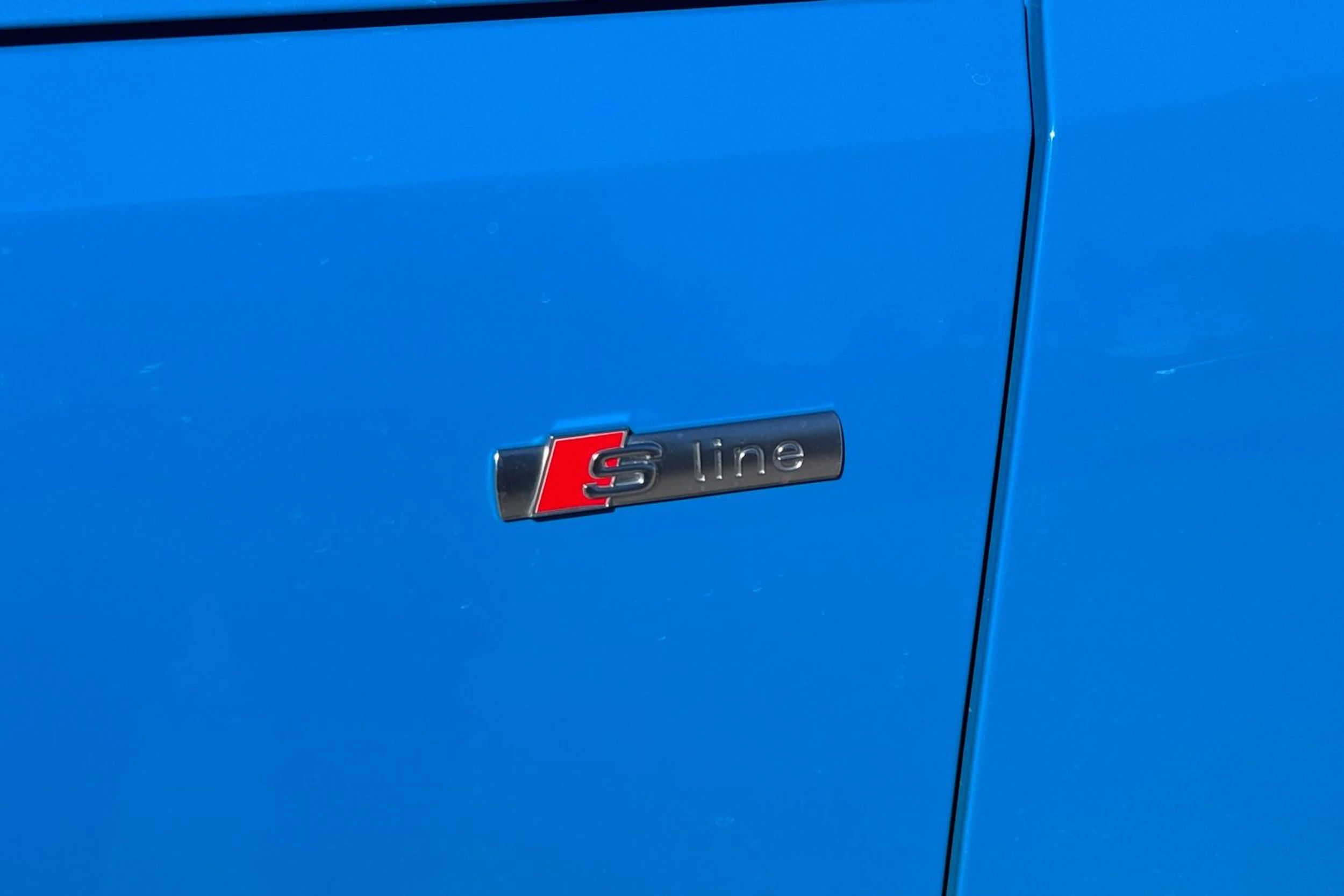 sininen Audi A4 2020 kuva 20.