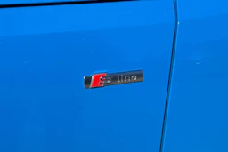 sininen Audi A4 2020 kuva 20.