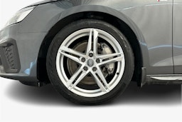 harmaa Audi A4 2020 kuva 11.
