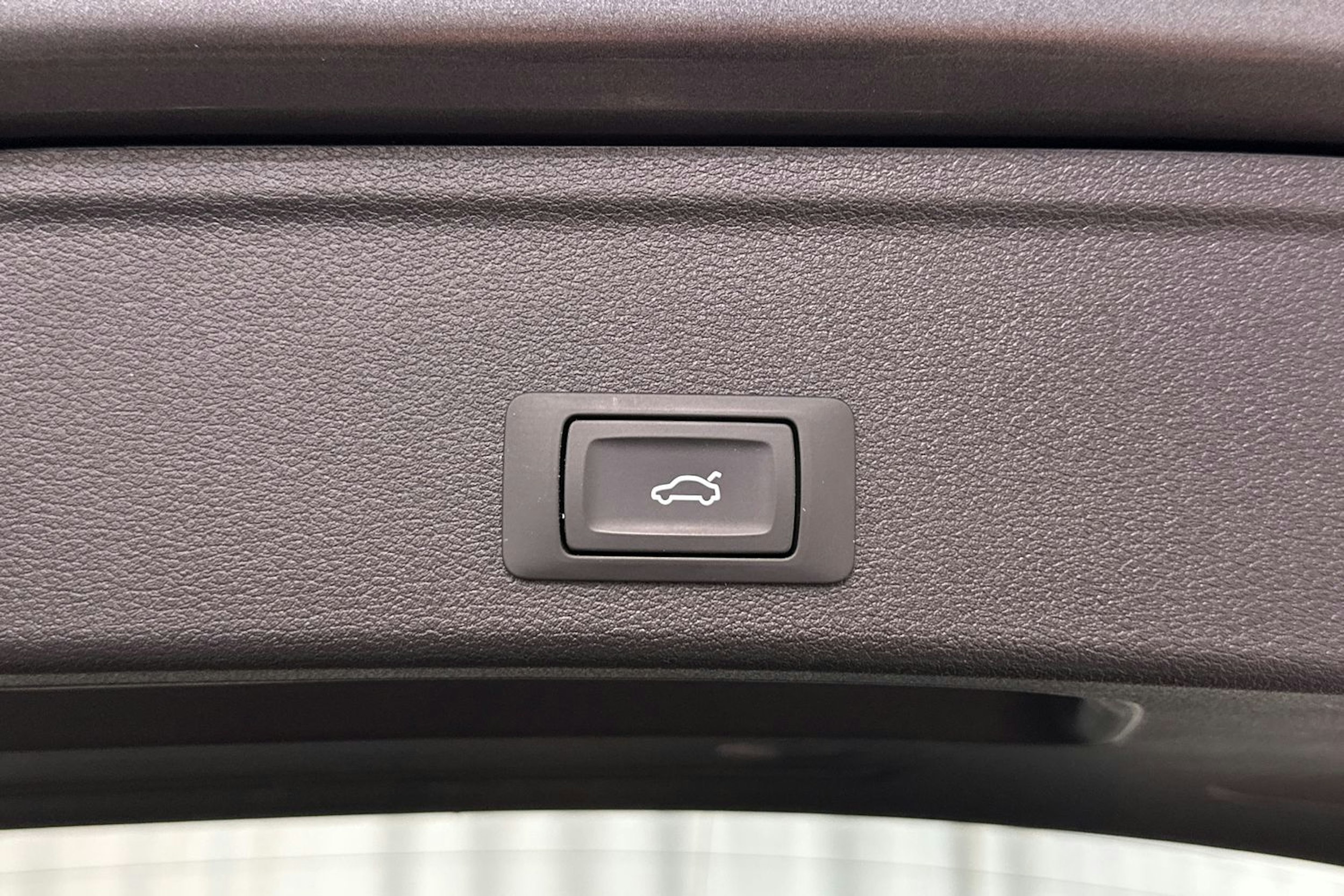 harmaa Audi A4 2020 kuva 16.