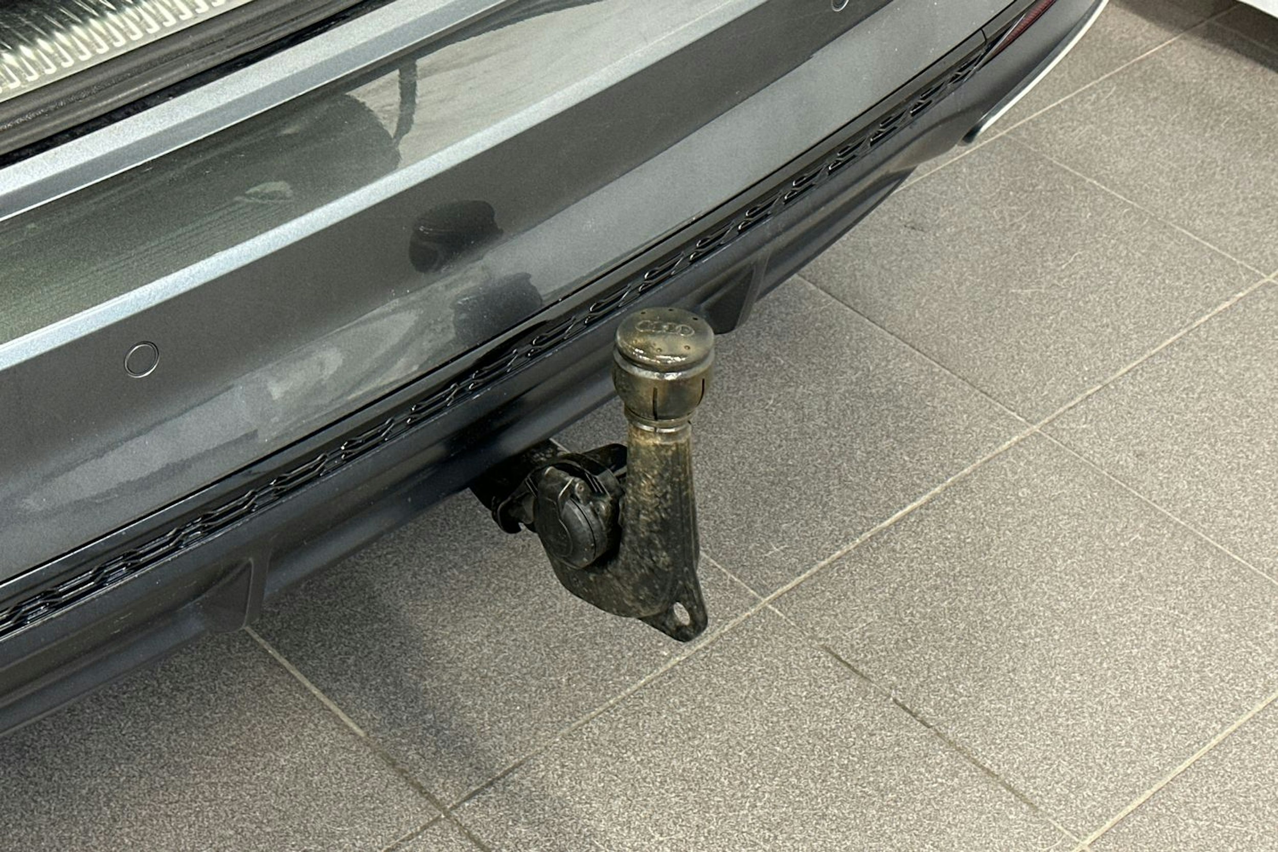 harmaa Audi A4 2020 kuva 18.