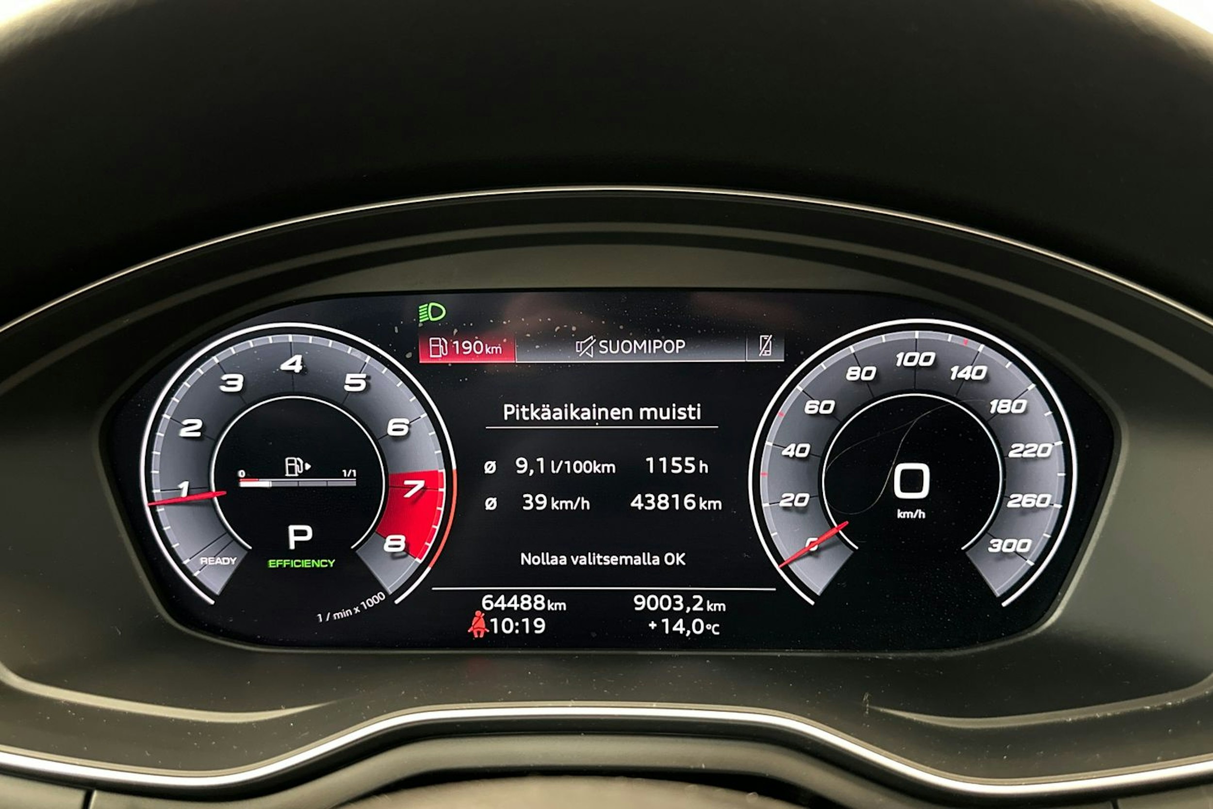harmaa Audi A4 2020 kuva 24.