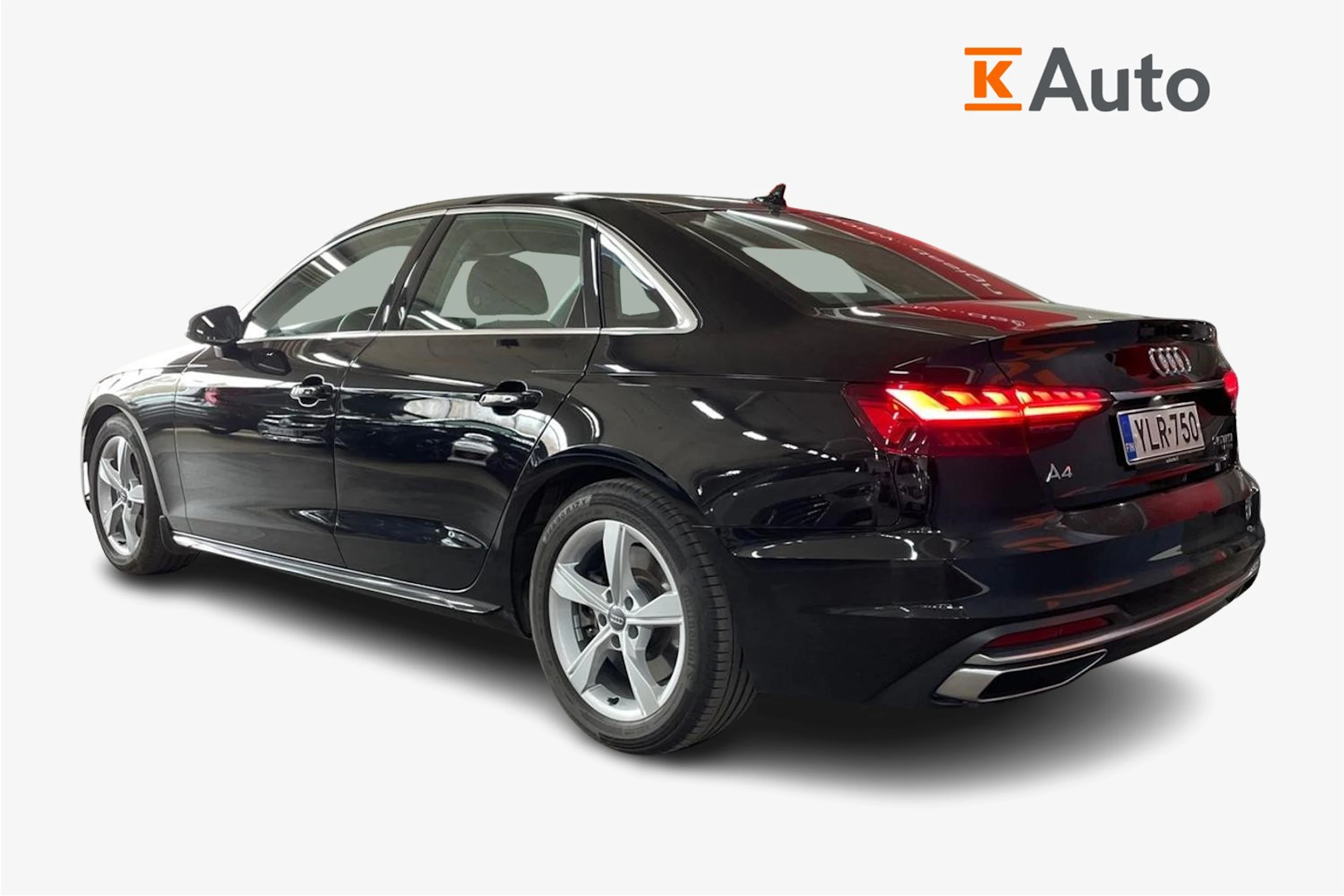 Musta Audi A4 2020 kuva 3.