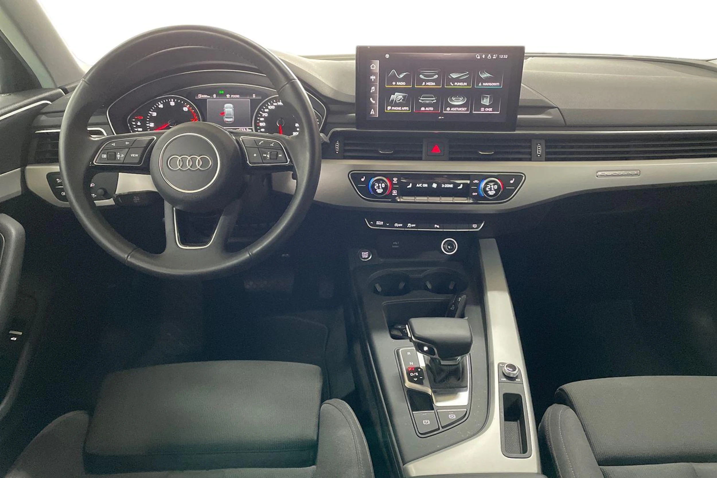 Musta Audi A4 2020 kuva 9.