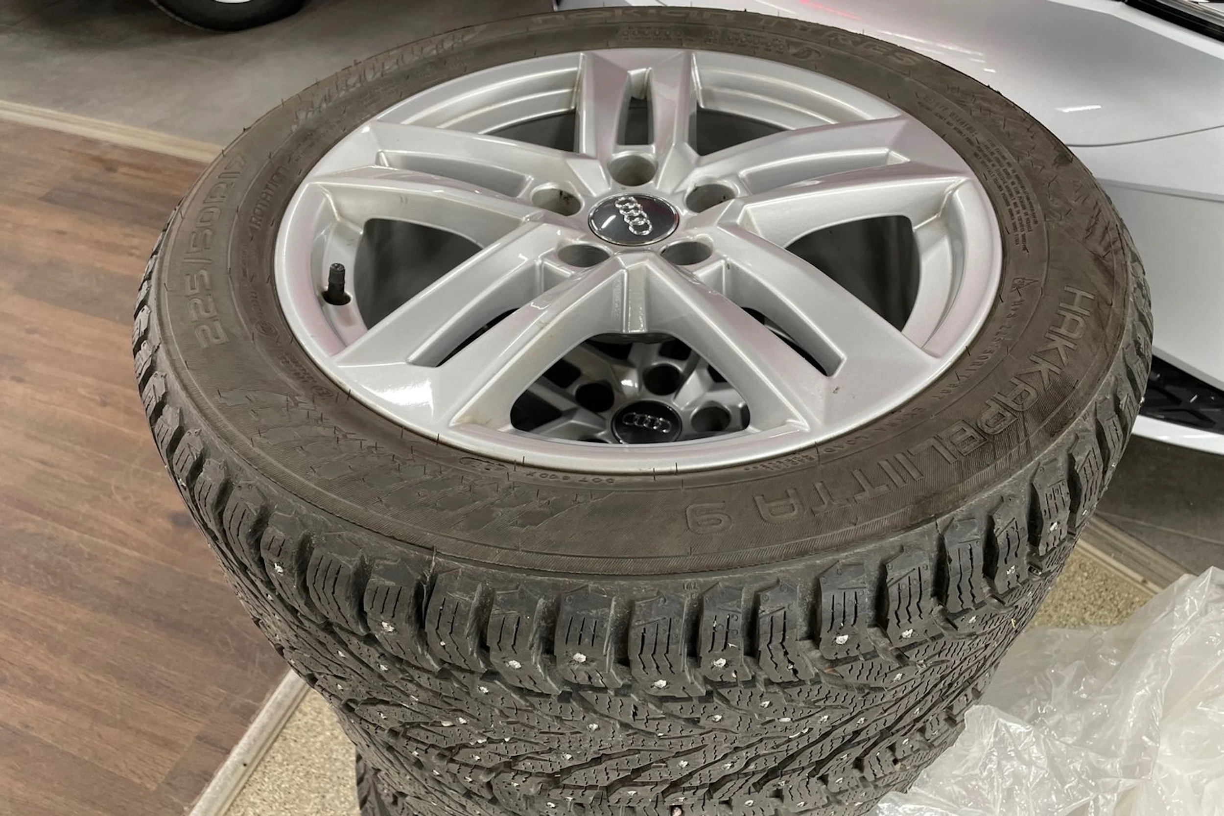 Musta Audi A4 2020 kuva 13.