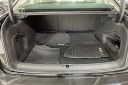 Musta Audi A4 2020 kuva 17.