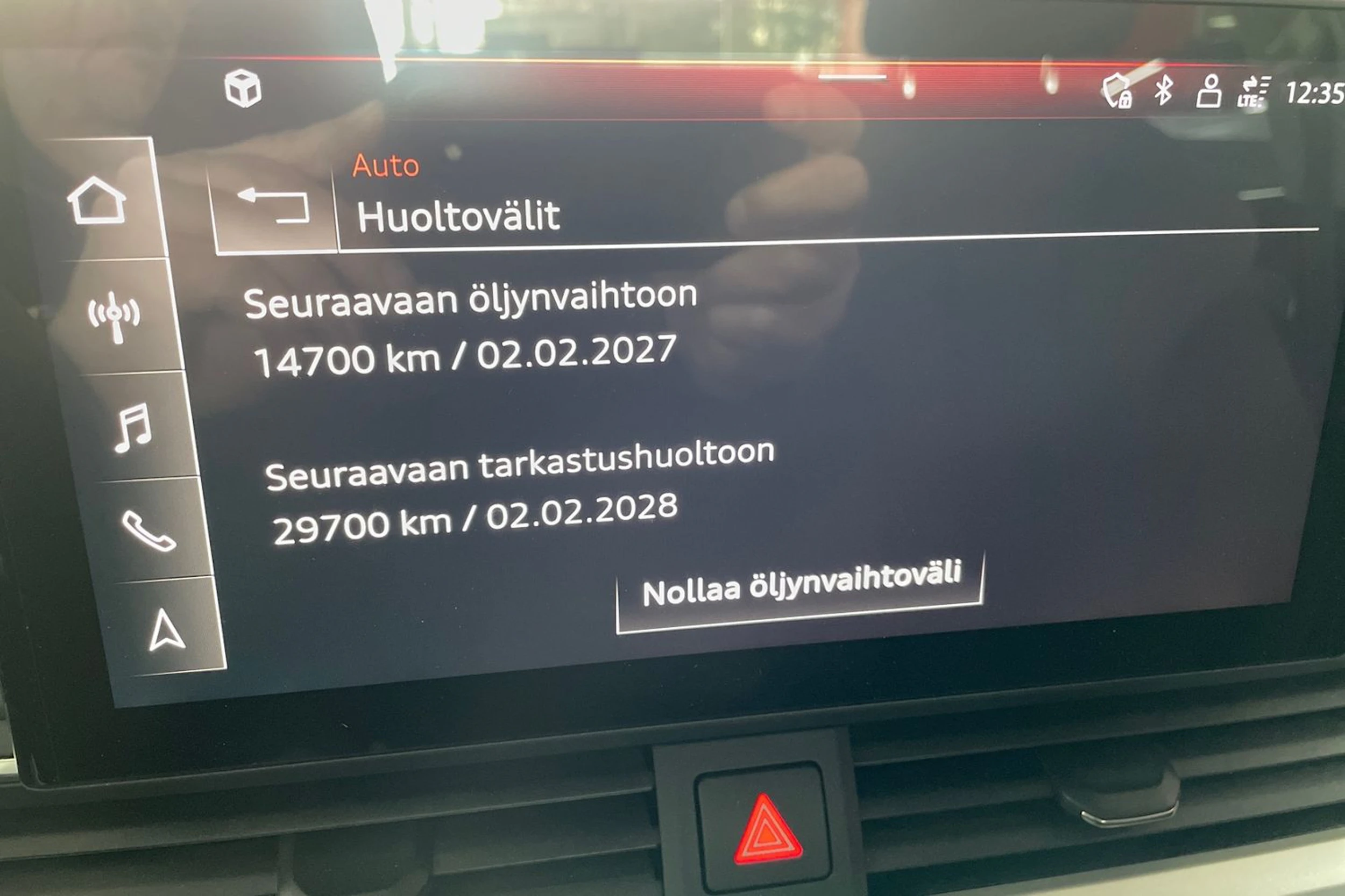 Musta Audi A4 2020 kuva 21.