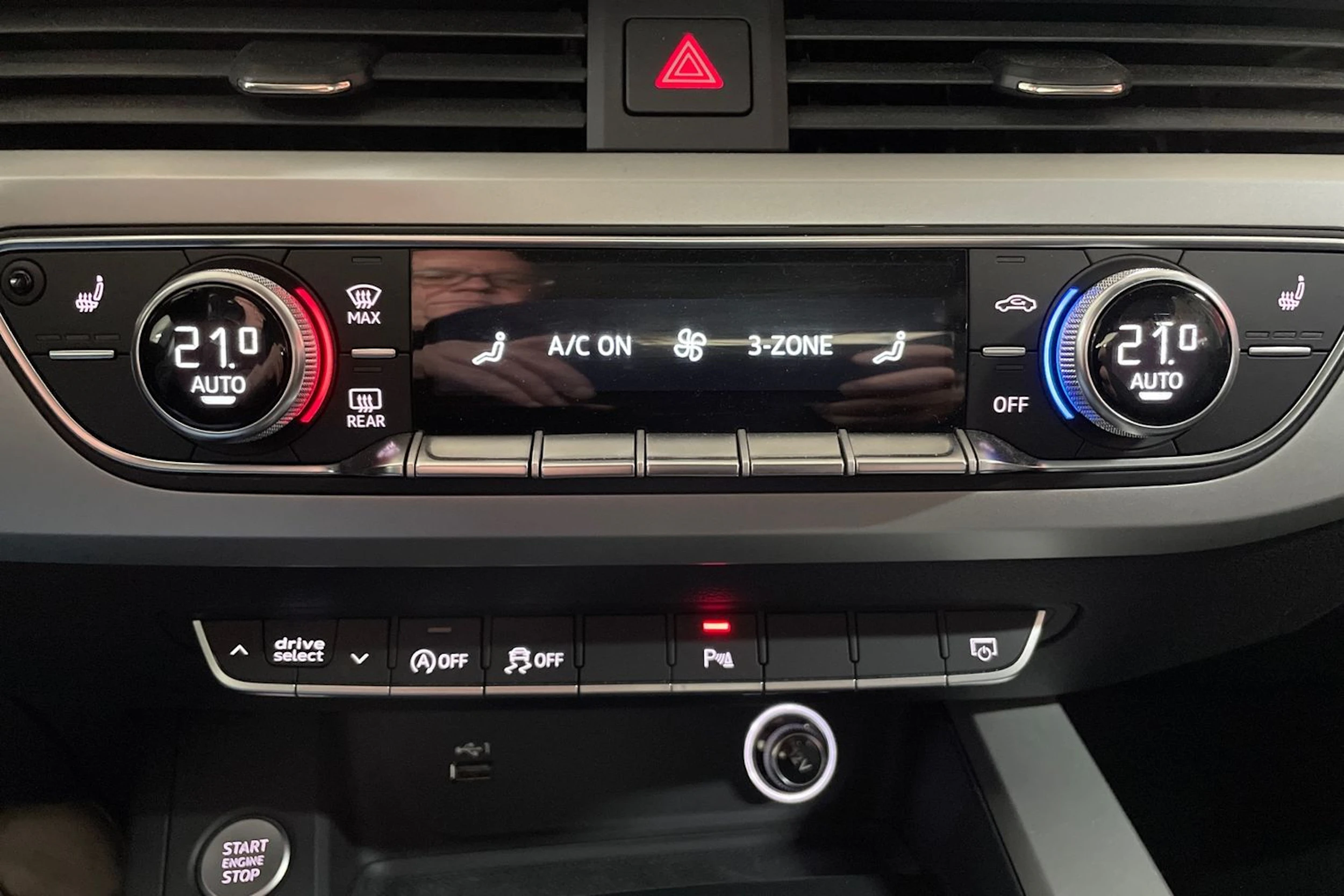 Musta Audi A4 2020 kuva 24.