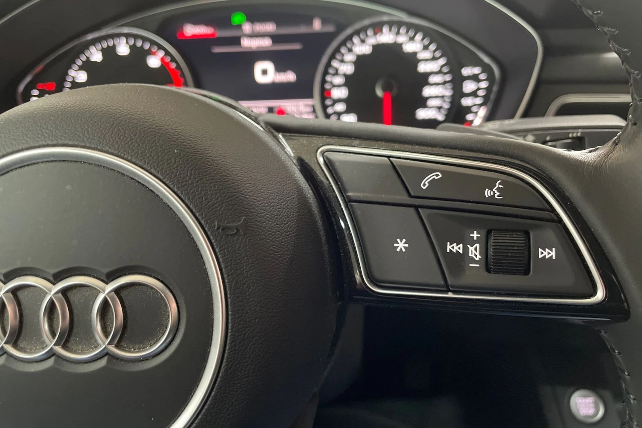 Musta Audi A4 2020 kuva 25.