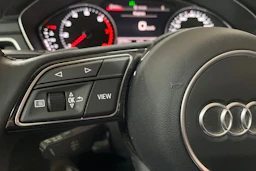 Musta Audi A4 2020 kuva 26.