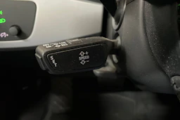 Musta Audi A4 2020 kuva 27.