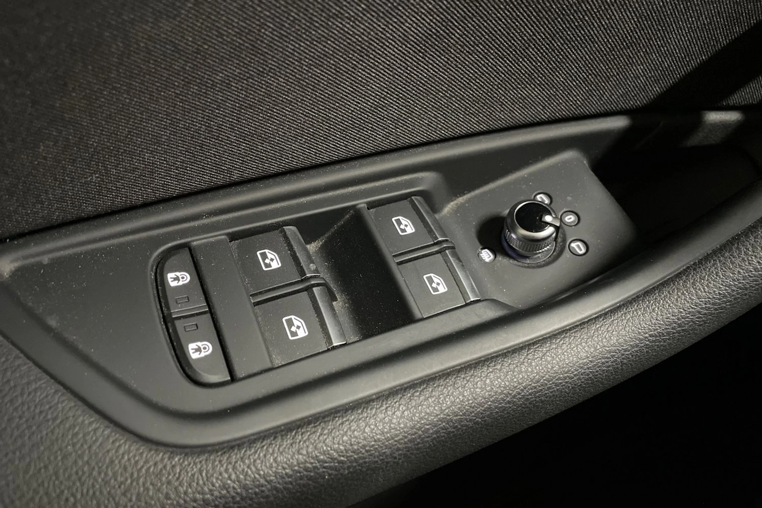 Musta Audi A4 2020 kuva 28.