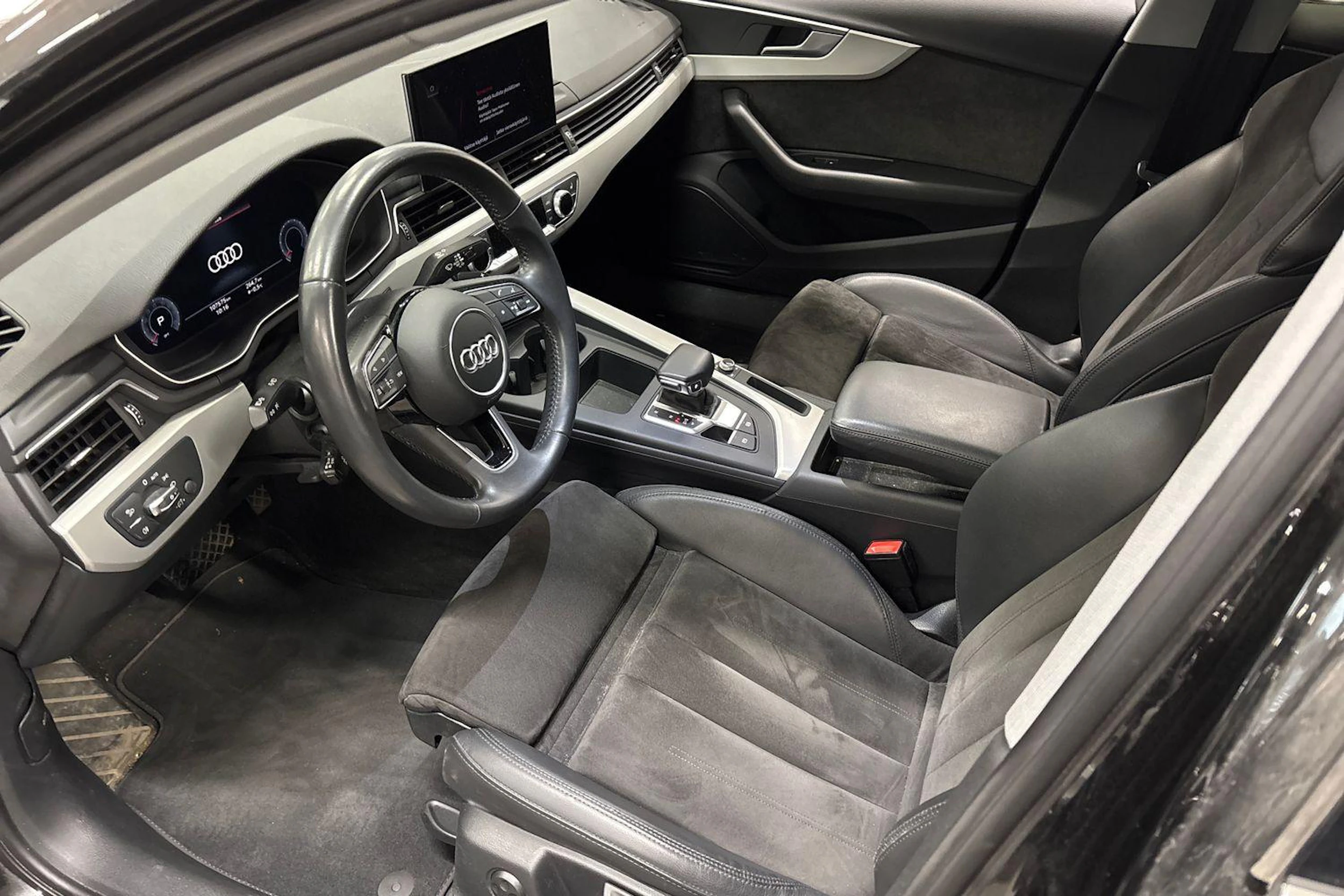 musta Audi A4 2020 kuva 3.