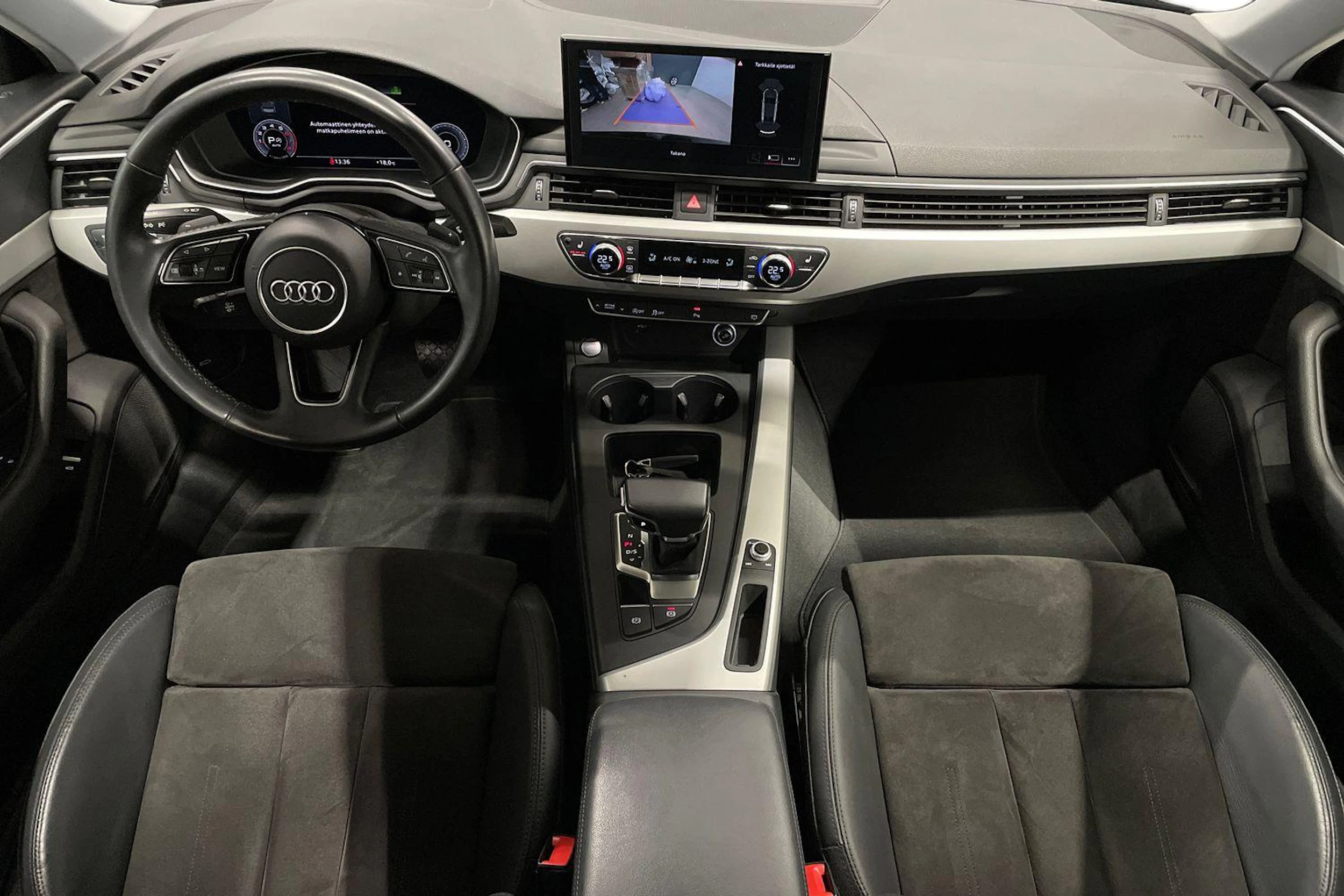 musta Audi A4 2020 kuva 7.