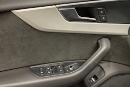 musta Audi A4 2020 kuva 27.