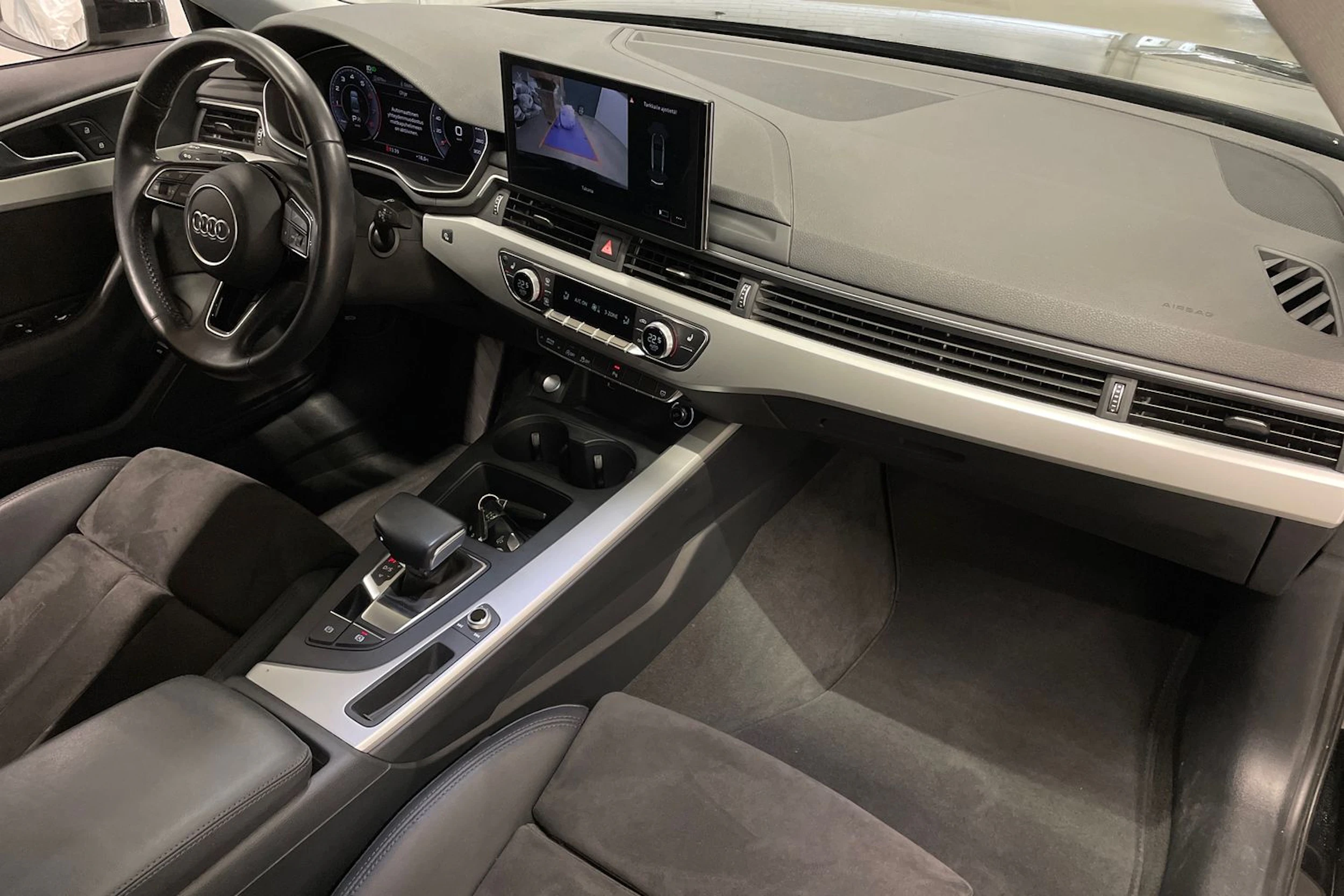 musta Audi A4 2020 kuva 30.