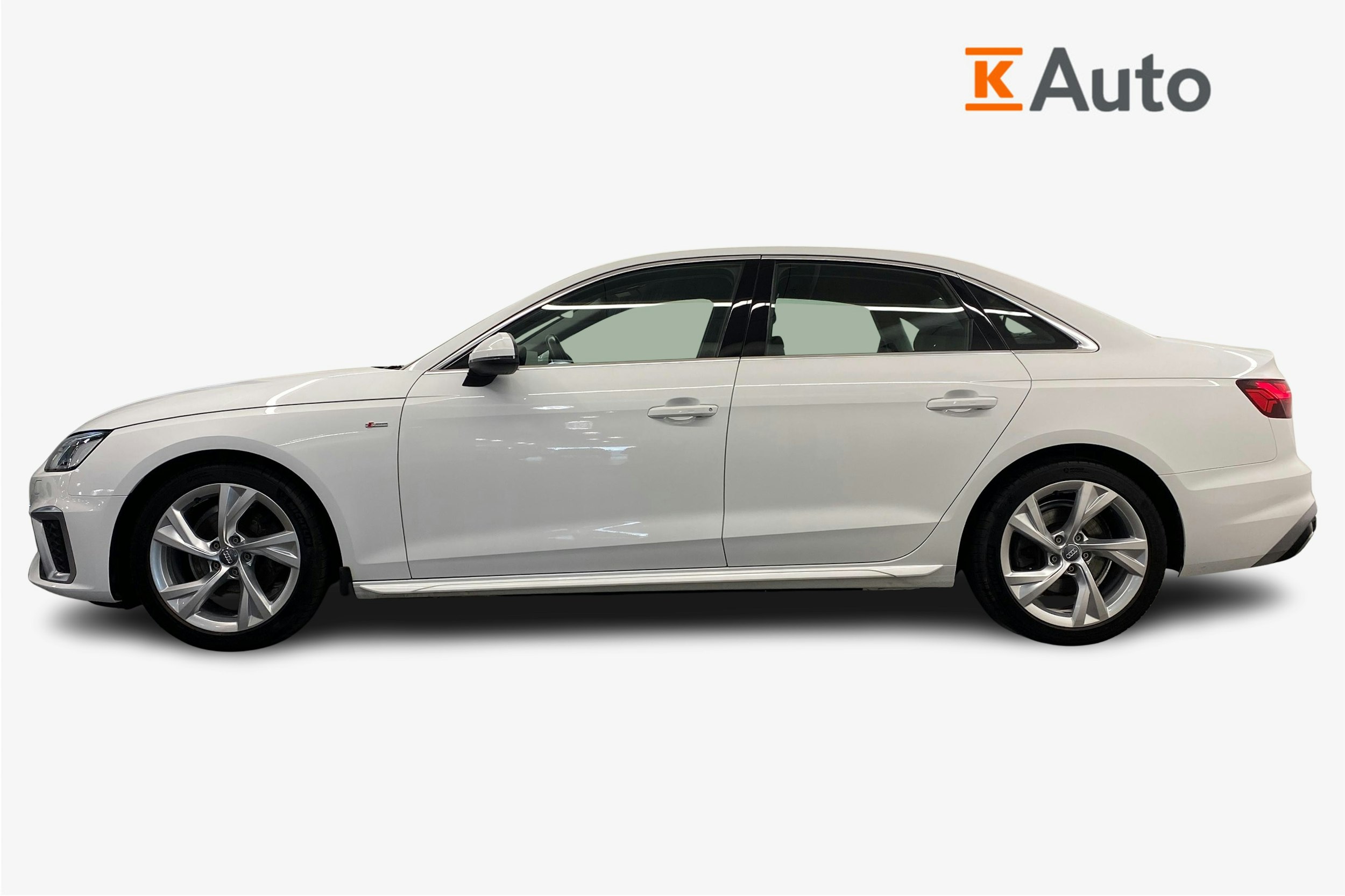 valkoinen Audi A4 2020 kuva 6.