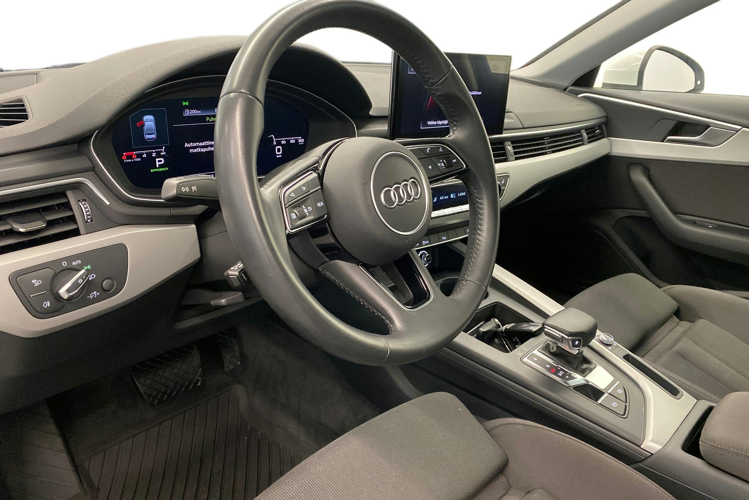 valkoinen Audi A4 2020 kuva 7.