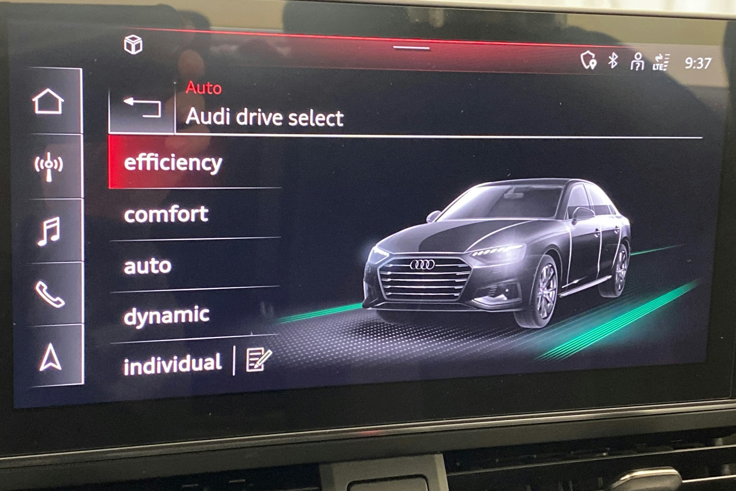 valkoinen Audi A4 2020 kuva 26.
