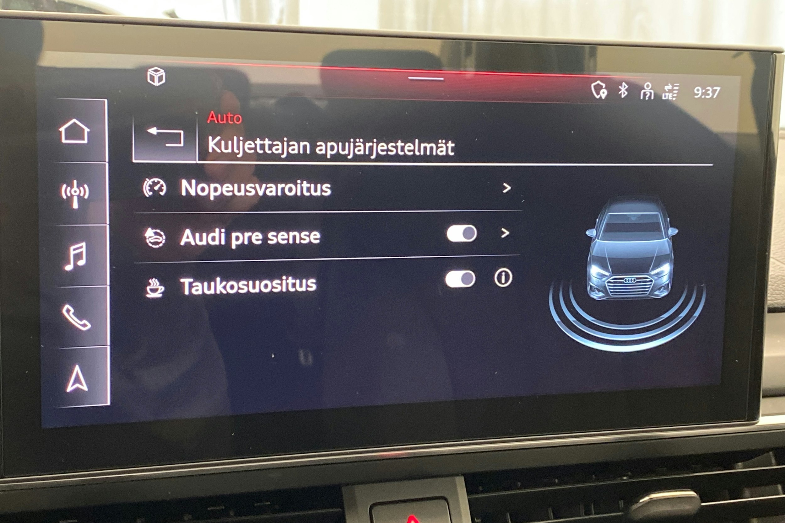 valkoinen Audi A4 2020 kuva 27.