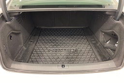 valkoinen Audi A4 2020 kuva 33.