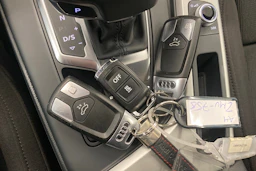 valkoinen Audi A4 2020 kuva 18.