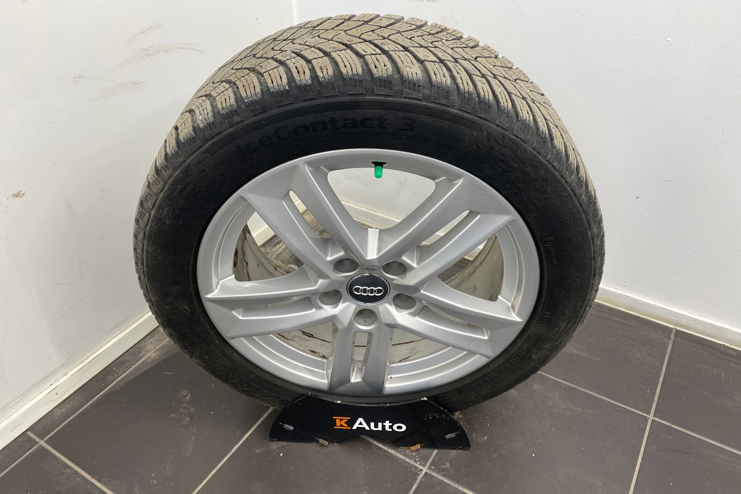 valkoinen Audi A4 2020 kuva 22.