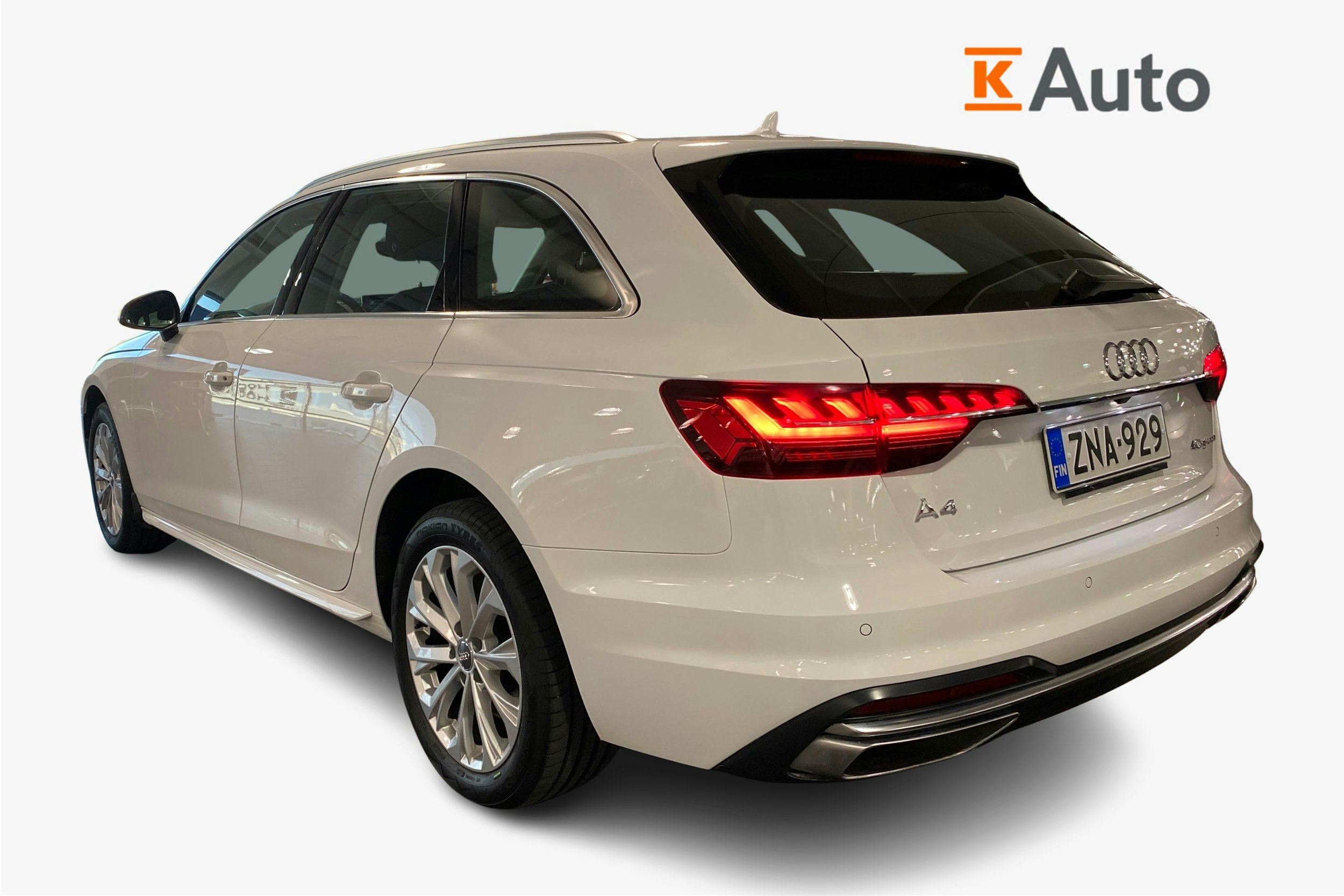 valkoinen Audi A4 2020 kuva 2.