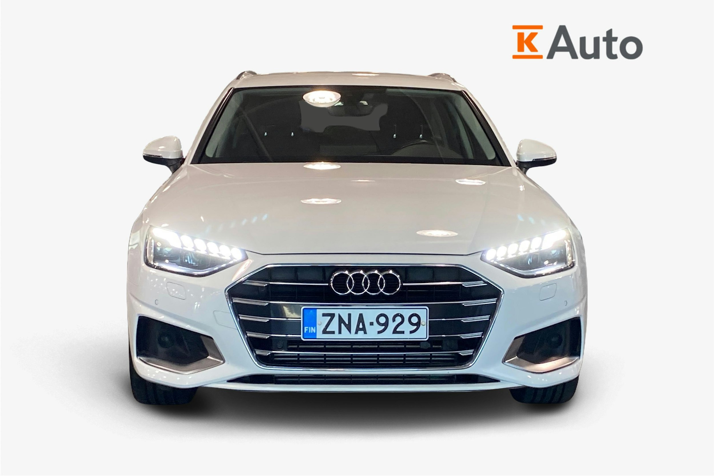 valkoinen Audi A4 2020 kuva 5.