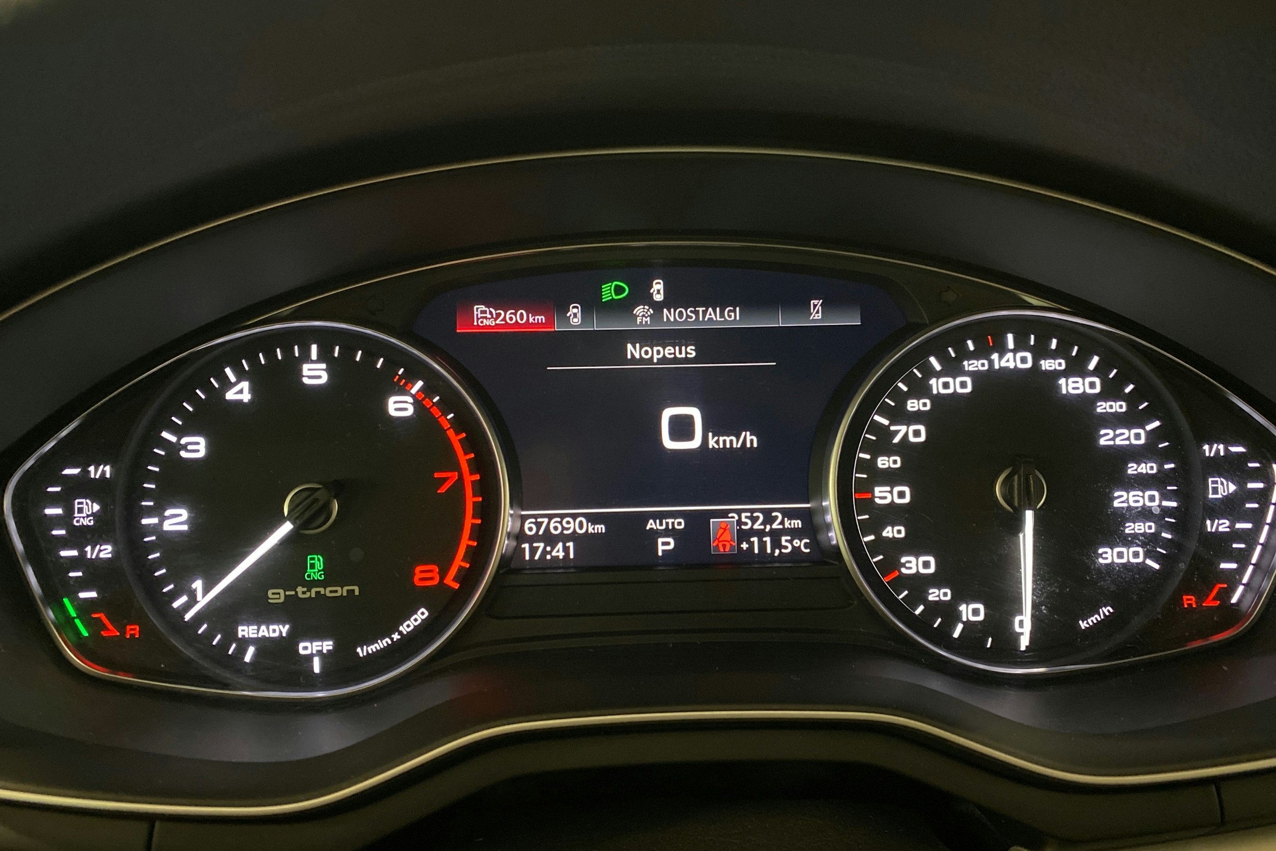 valkoinen Audi A4 2020 kuva 20.