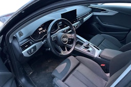 musta Audi A4 2020 kuva 3.