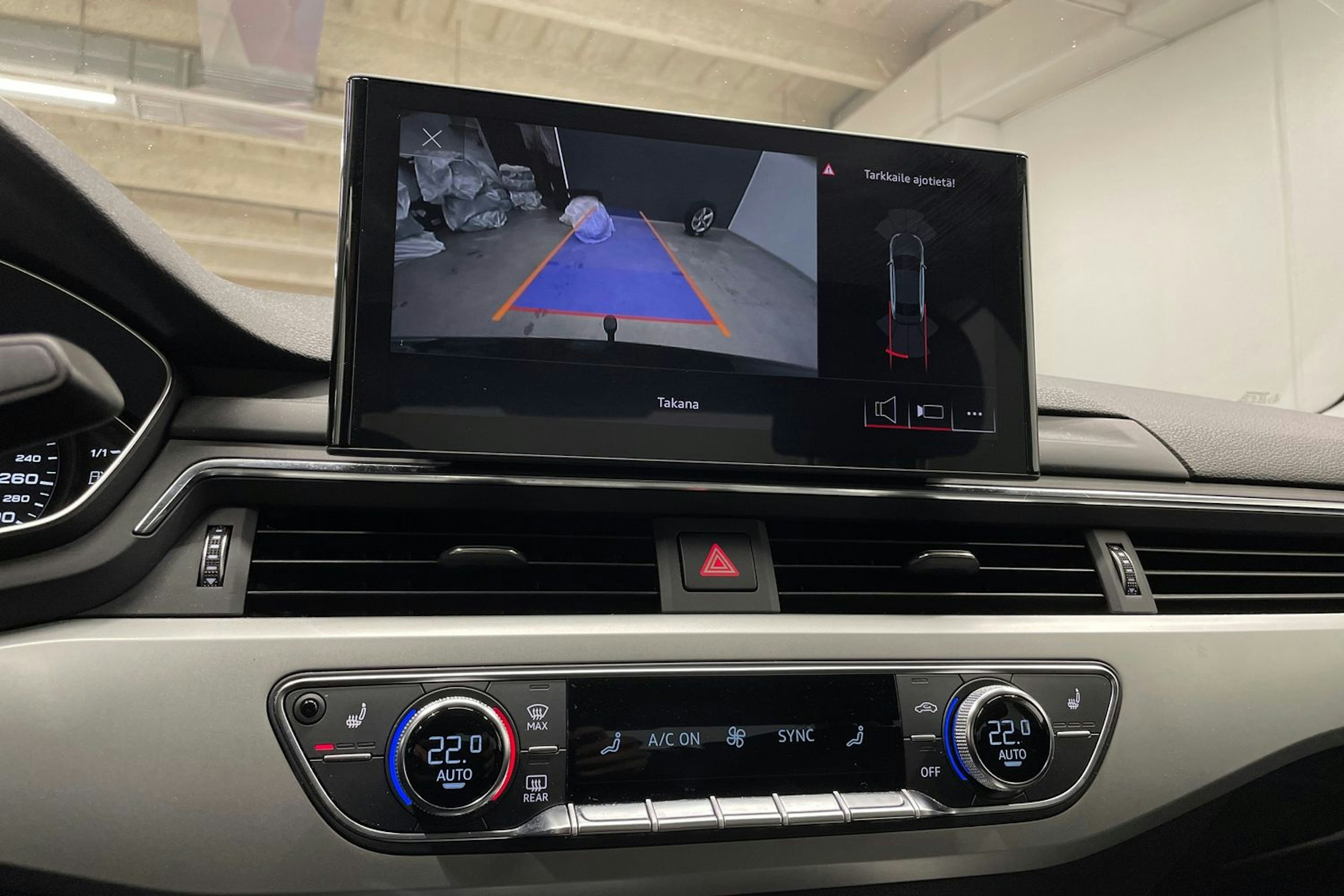 musta Audi A4 2020 kuva 22.