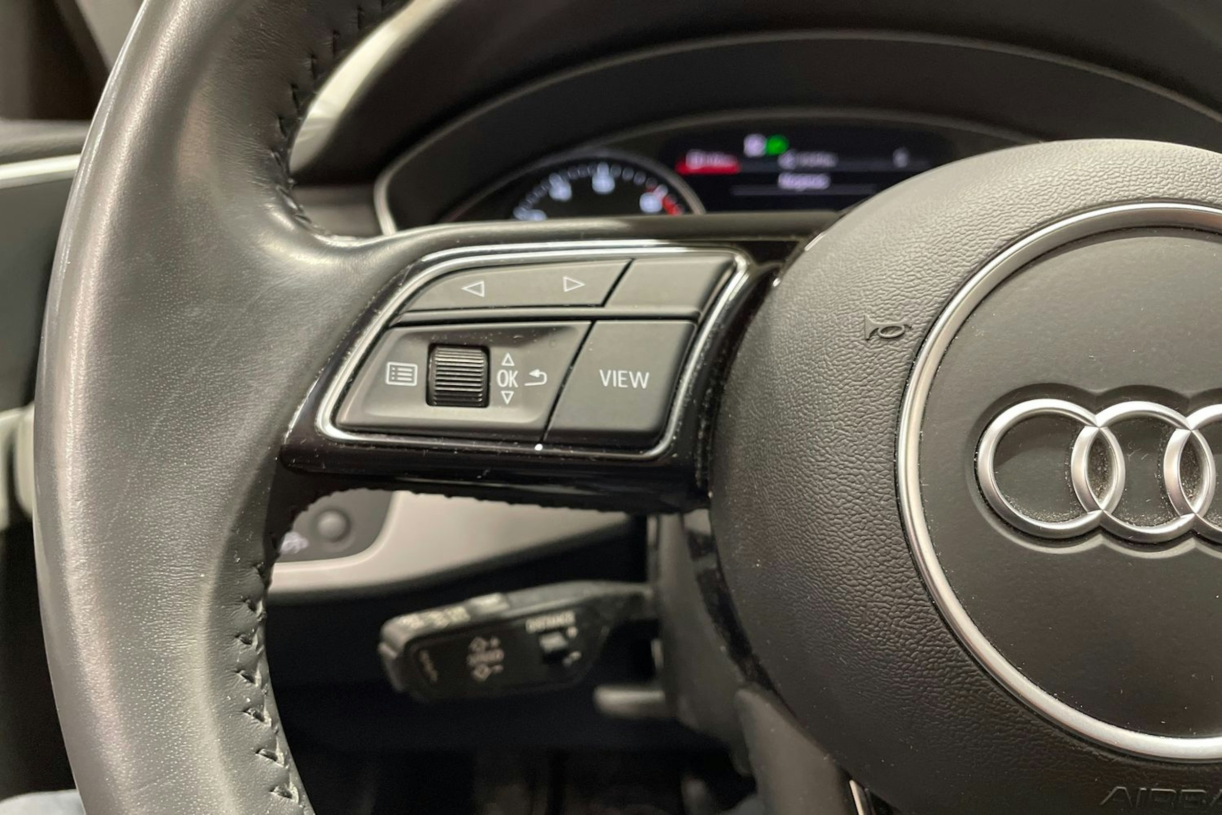 musta Audi A4 2020 kuva 26.