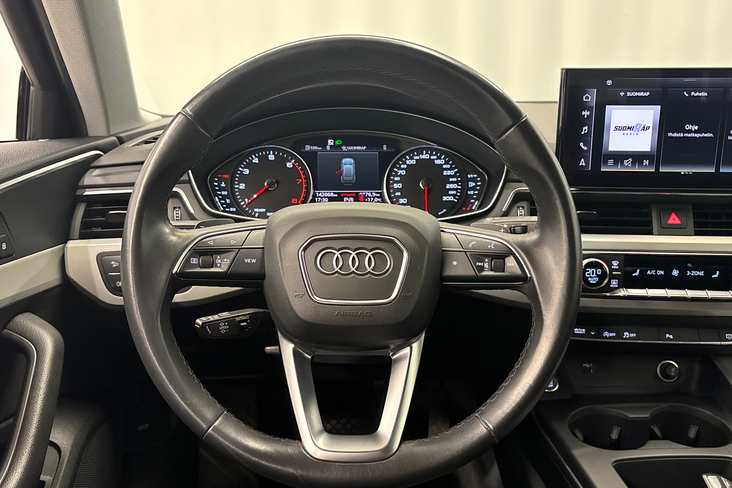 musta Audi A4 2021 kuva 13.