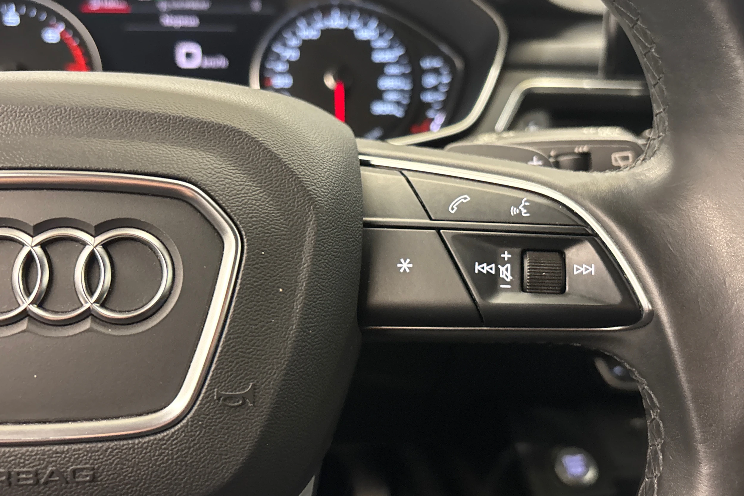 musta Audi A4 2021 kuva 15.