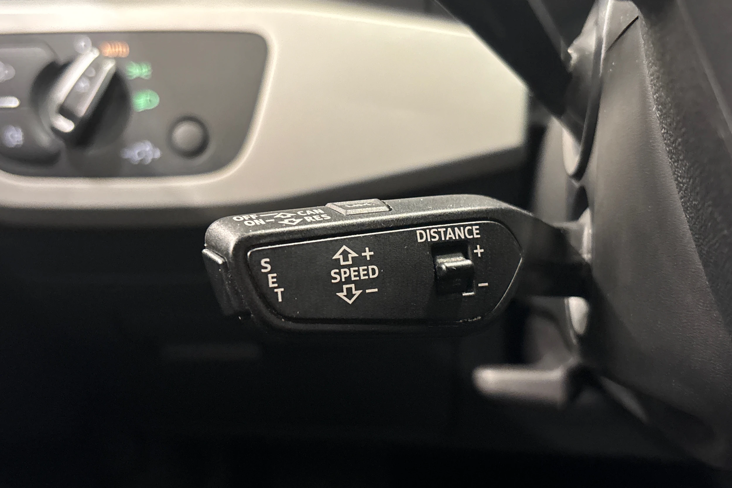 musta Audi A4 2021 kuva 16.