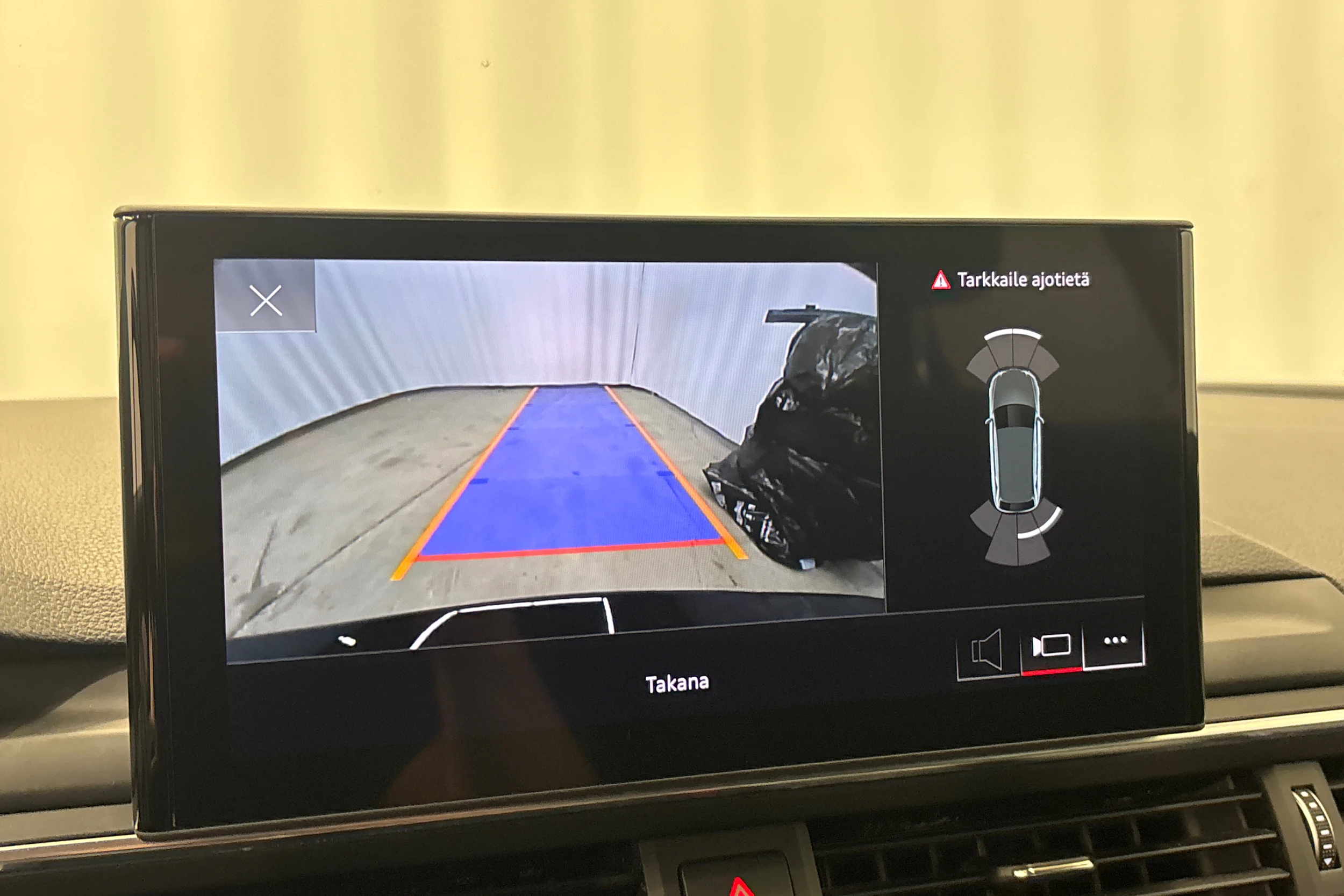 musta Audi A4 2021 kuva 18.