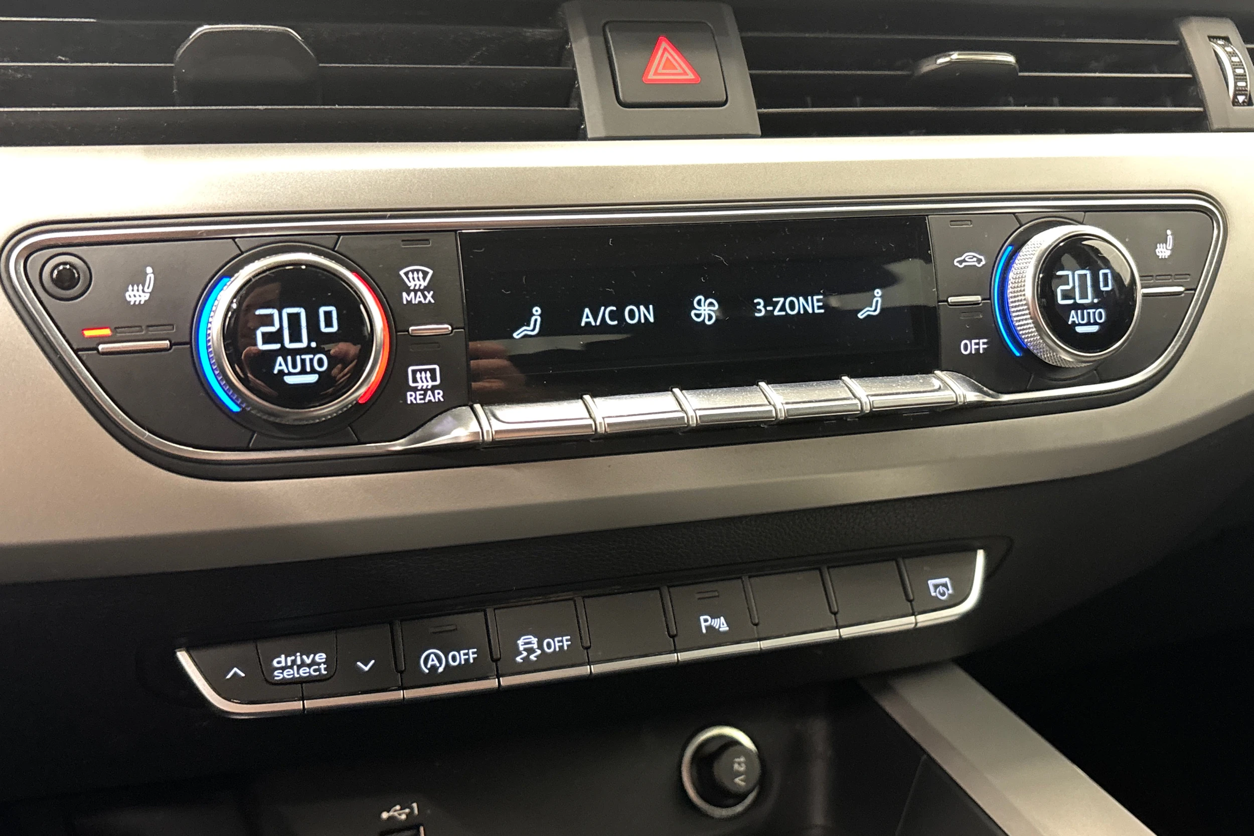 musta Audi A4 2021 kuva 23.