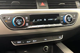 musta Audi A4 2021 kuva 23.