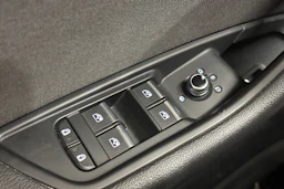 musta Audi A4 2021 kuva 27.