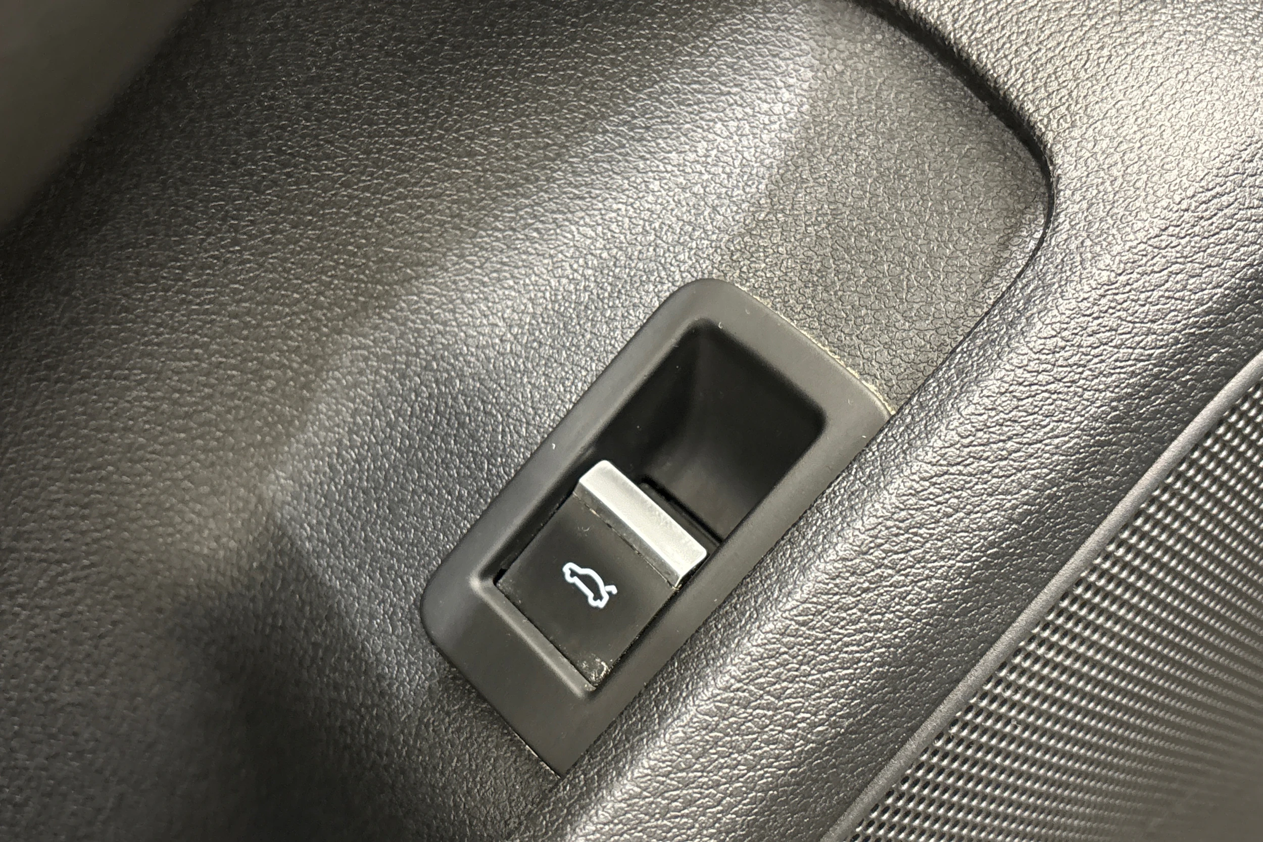 musta Audi A4 2021 kuva 28.