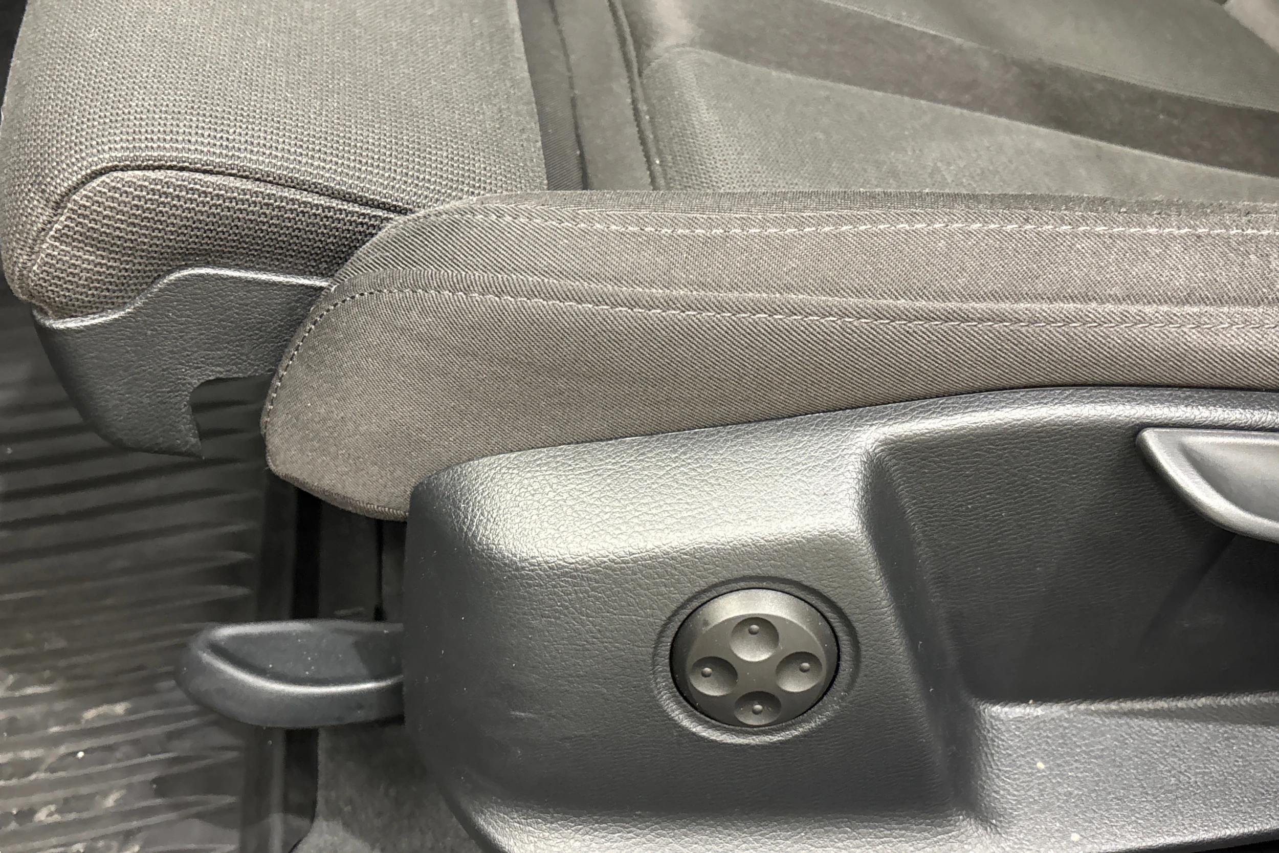 musta Audi A4 2021 kuva 29.