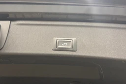 musta Audi A4 2021 kuva 31.