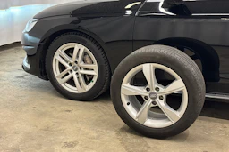 musta Audi A4 2021 kuva 35.