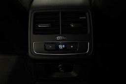 valkoinen Audi A4 2021 kuva 36.